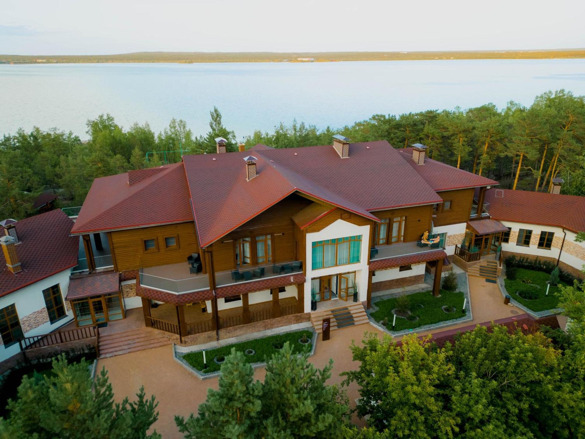 Дом У Озера Hotell Borovoe Exteriör bild